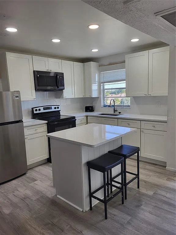 2 bed, 2.0 bath, 970 sqft, $2,500 — Photo 3