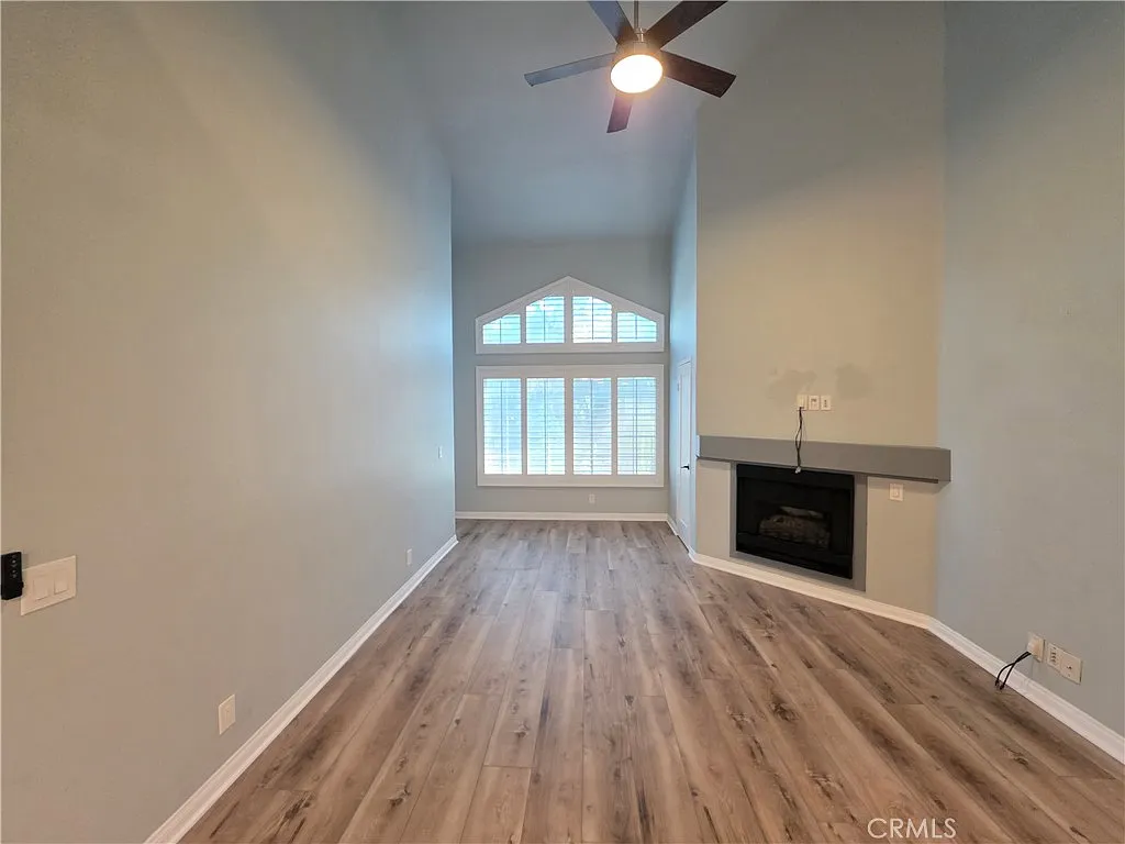 3 bed, 1130 sqft, $2,995 — Photo 2