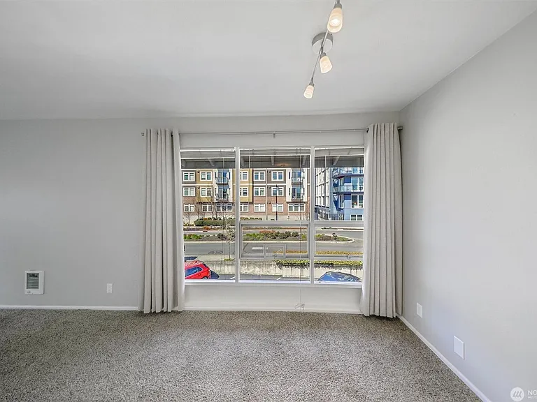 952 100th Ave NE #236 — Photo 3