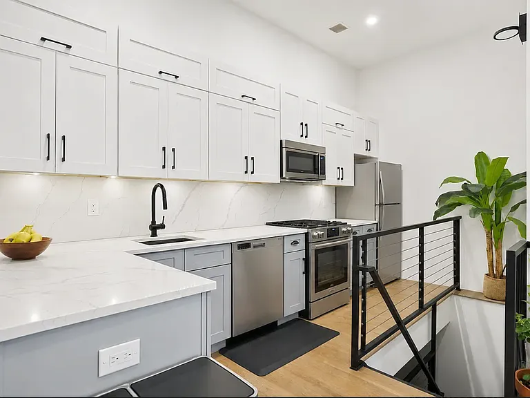 841 Dekalb Ave #1RR — Photo 3
