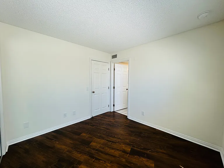 10520 National Pl — Photo 15