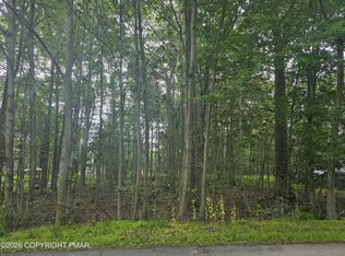 111 Mayfair Rd, Tobyhanna, PA 18466