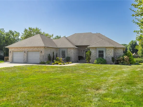 11267 E Thistlewood Ln, Effingham, IL 62401