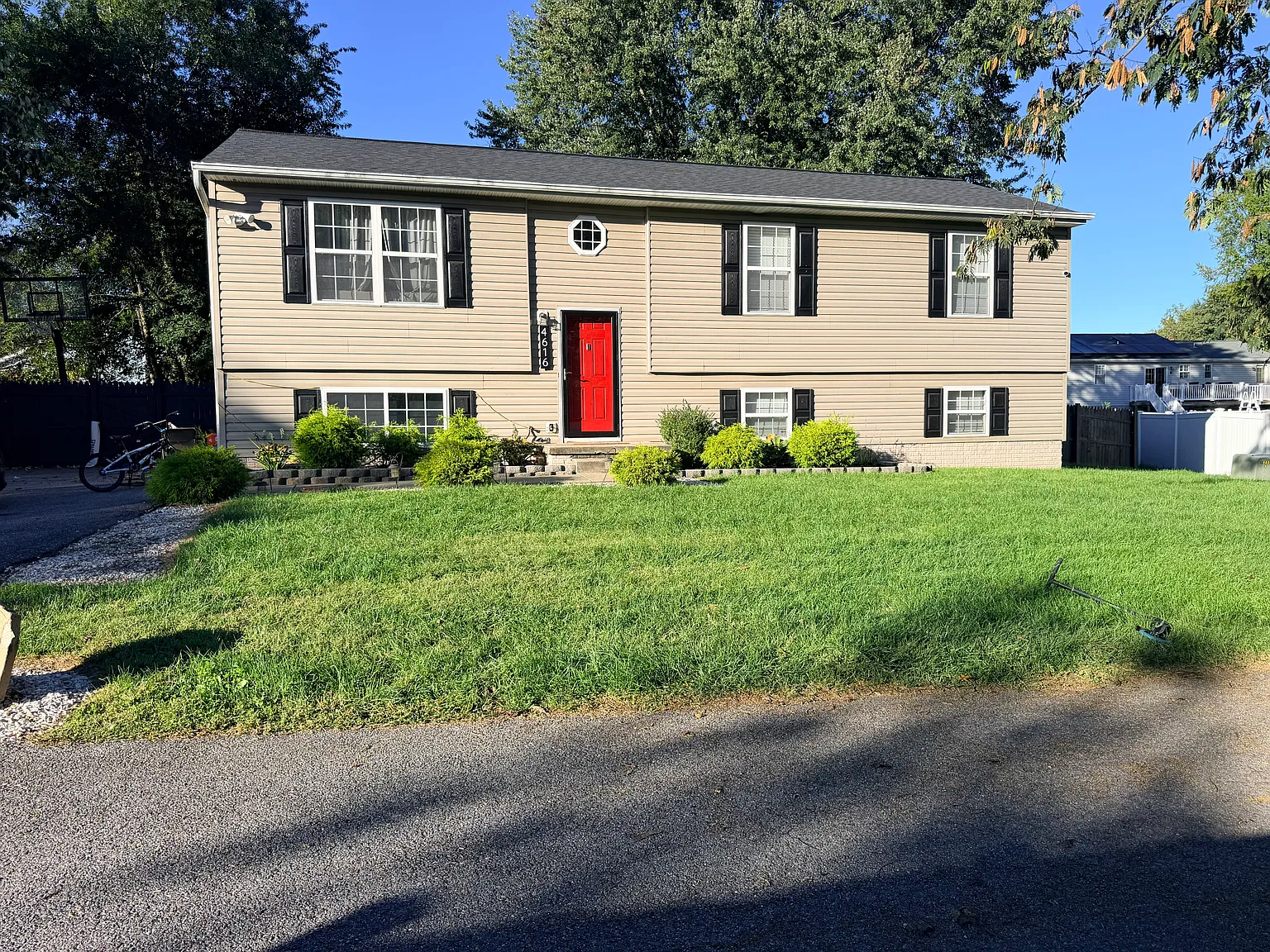 4 bed, 2096 sqft, $3,550 — Photo 1
