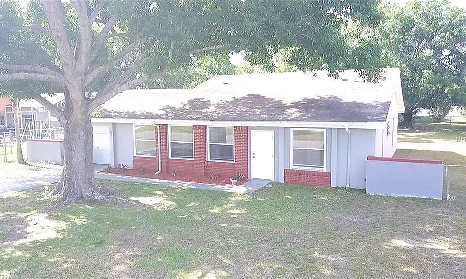 1st image of 703 Wood Ln