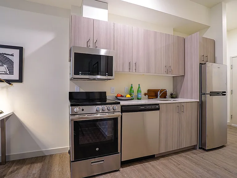 FreWall Apts. — Photo 6