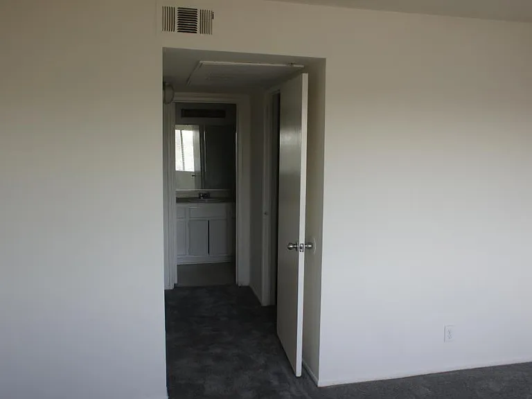 410 S Clementine St #106 — Photo 8