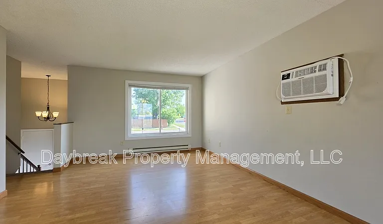 1702 2nd Ave E — Photo 3