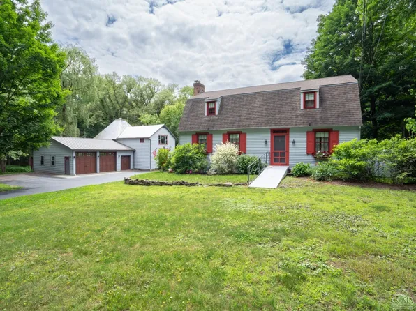 221 Fordham Road, Kinderhook, NY 12106