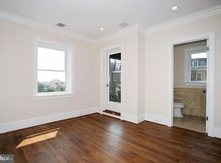 2138 Bancroft Pl NW, Washington, DC 20008