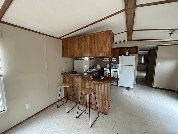 5th image of 117 Terrys Park Dr
