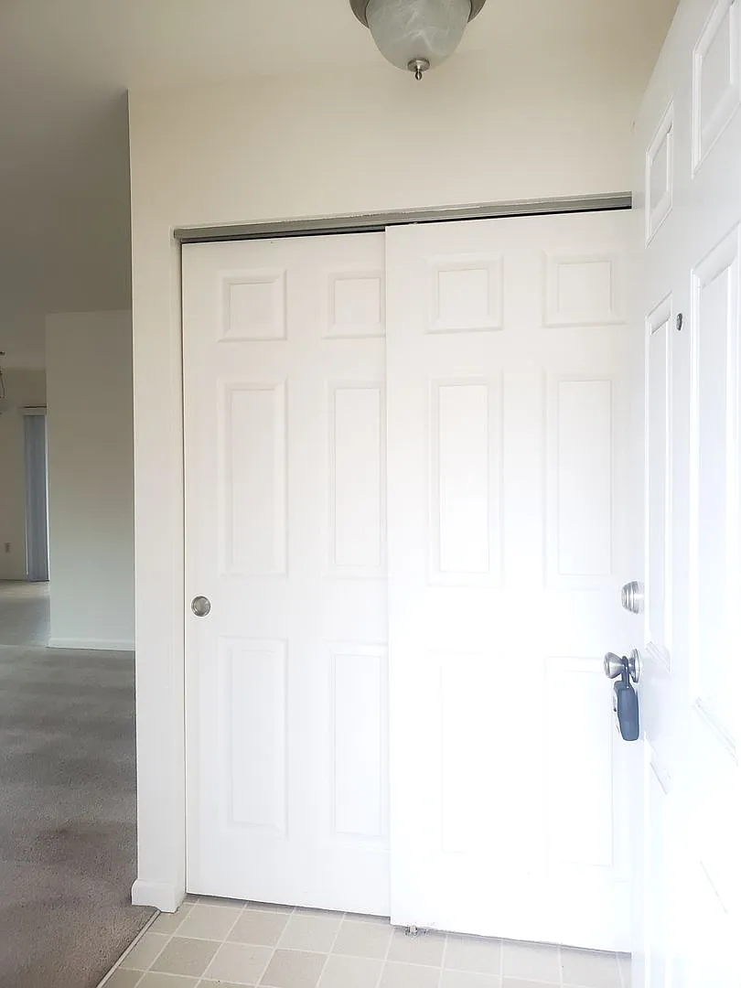 909 Gellatly St. — Photo 1