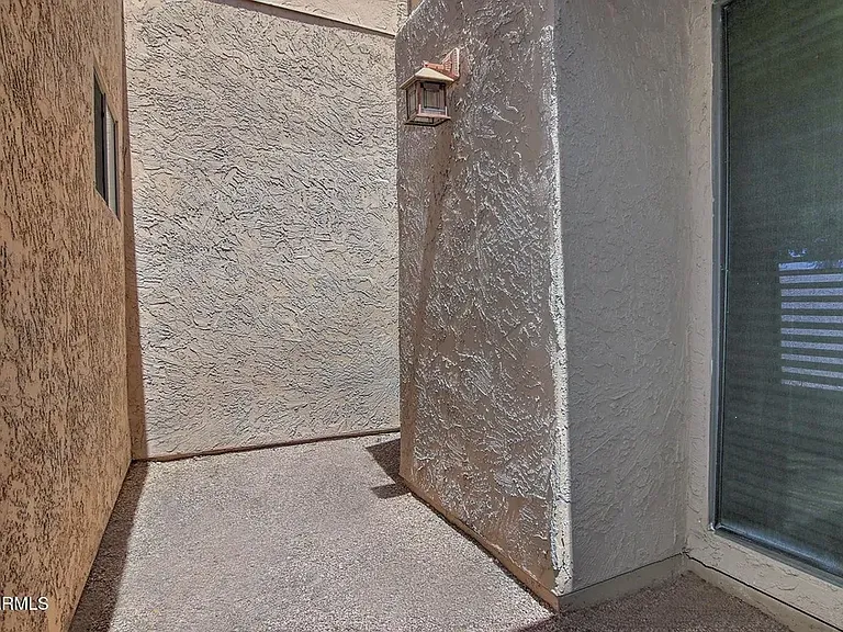 1807 N Ventura Ln — Photo 18
