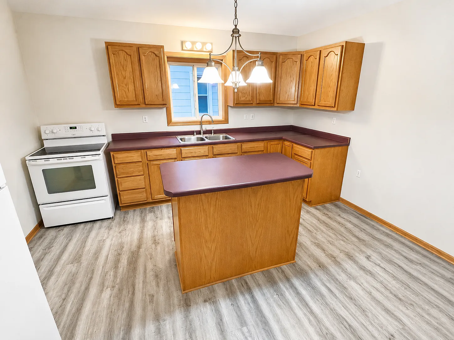 406 Main St E Fairbank — Photo 4