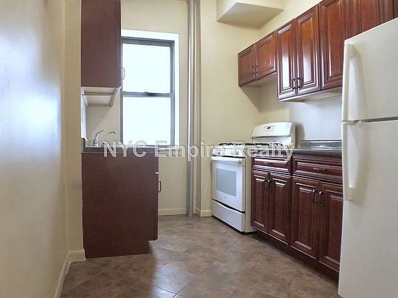 3rd image of 35 Hamilton Pl APT 204