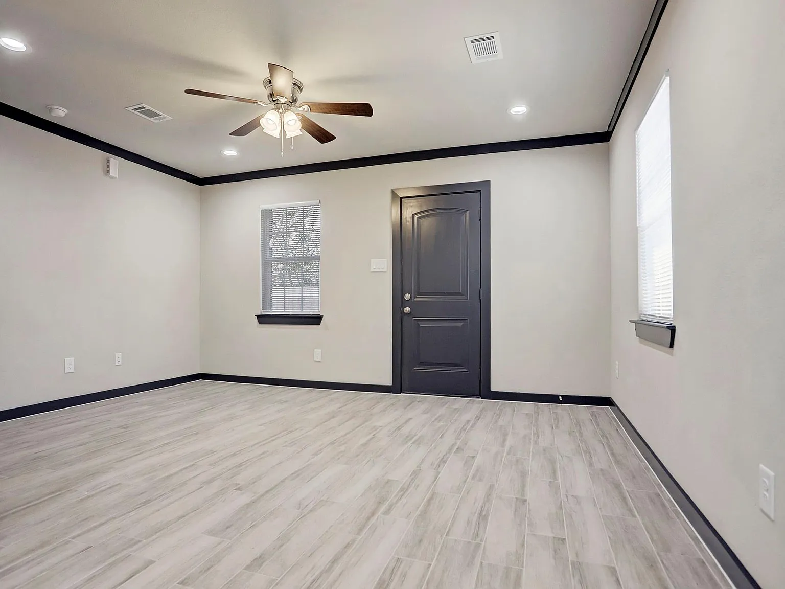 2 bed, 1.0 bath, 832 sqft, $1,200 — Photo 4