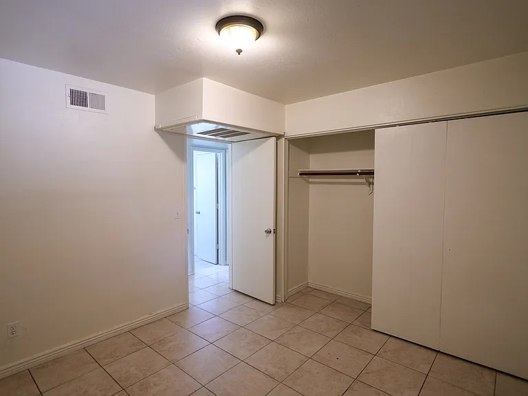 603 E Jacinto St — Photo 7