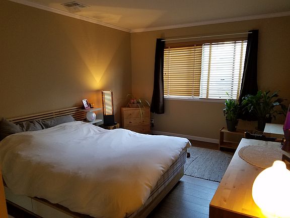 Bedroom (both identical)