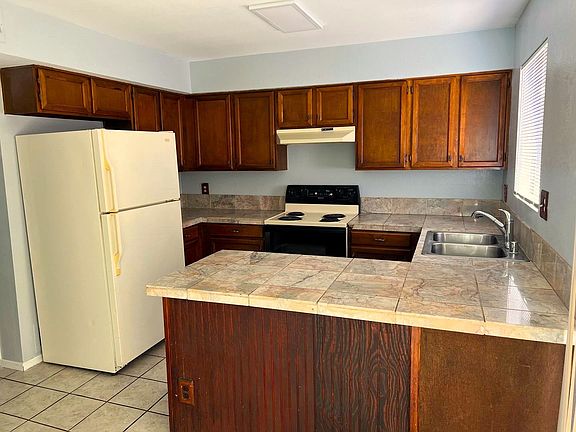 4th image of 1036 S Mariana St #4