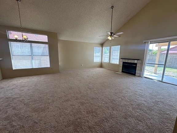 3rd image of 3225 E Tanglewood Dr