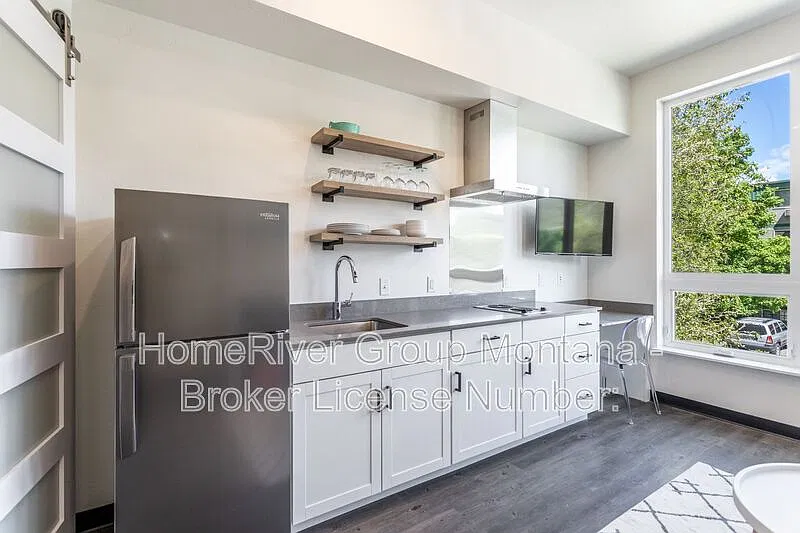 Studio, 1.0 bath, 327 sqft, $1,025 — Photo 4