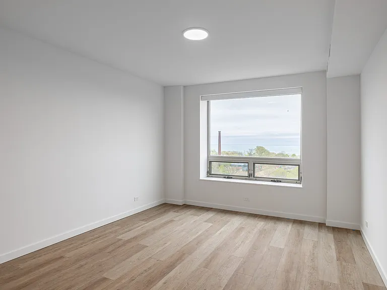 The Nest at Lincoln Park West — Photo 23