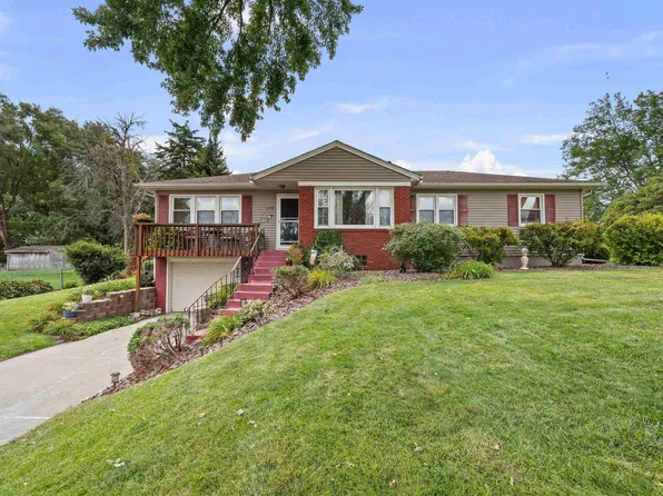 208 Blackhawk Ave, Milan, IL 61264