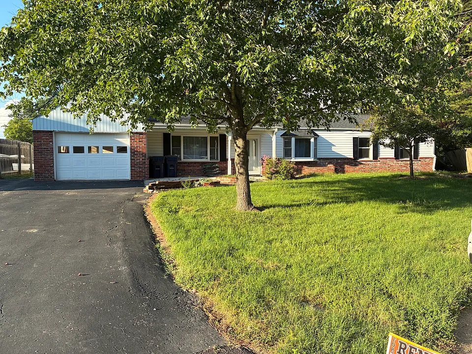 215 Drewel Ct