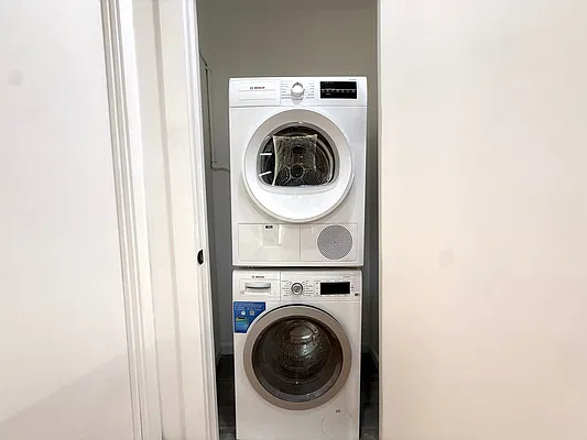 Laundry, photo 1