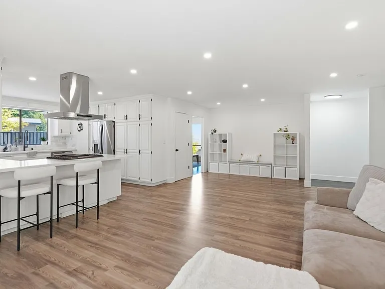 4206 Huntington St — Photo 17
