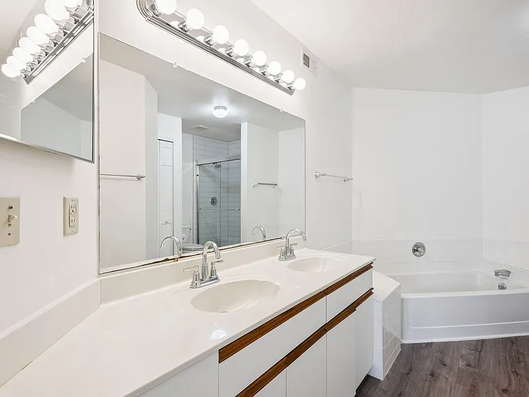 4807 Coachmans Dr #2408 — Photo 21