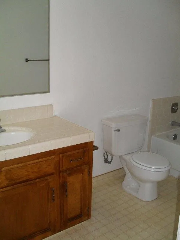 2 bed, 1000 sqft, $1,750 — Photo 4