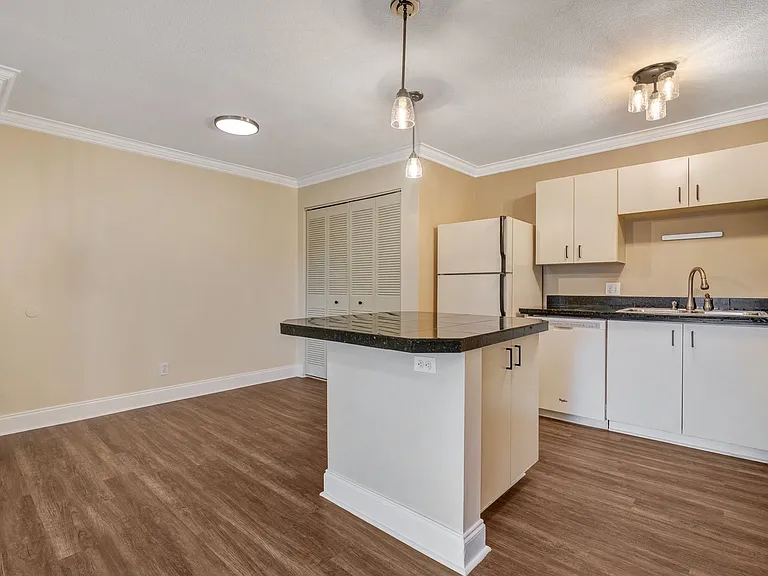 370 Lake Tahoe Ct #202 — Photo 9
