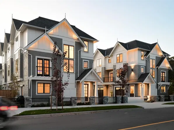 1520 Foul Bay Rd #7, Victoria, BC V8R 4Z9