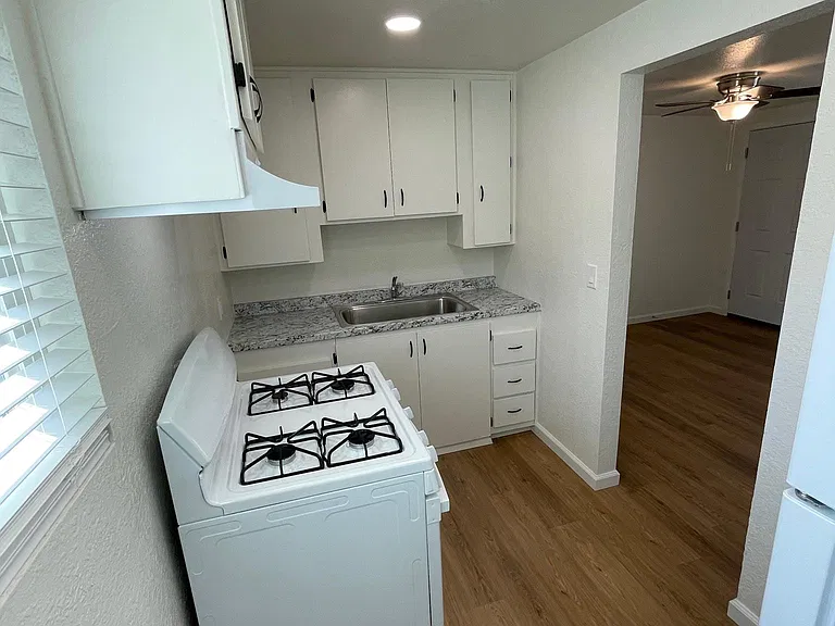 2100 Crestview Ave #3 — Photo 1