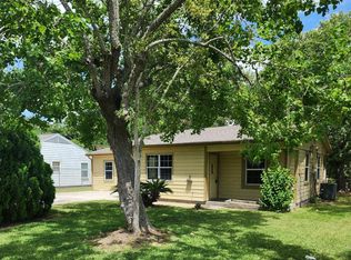 500 Bluebonnet Dr, La Marque, TX 77568