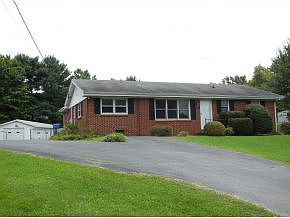 2nd image of 907 Charlem Ct