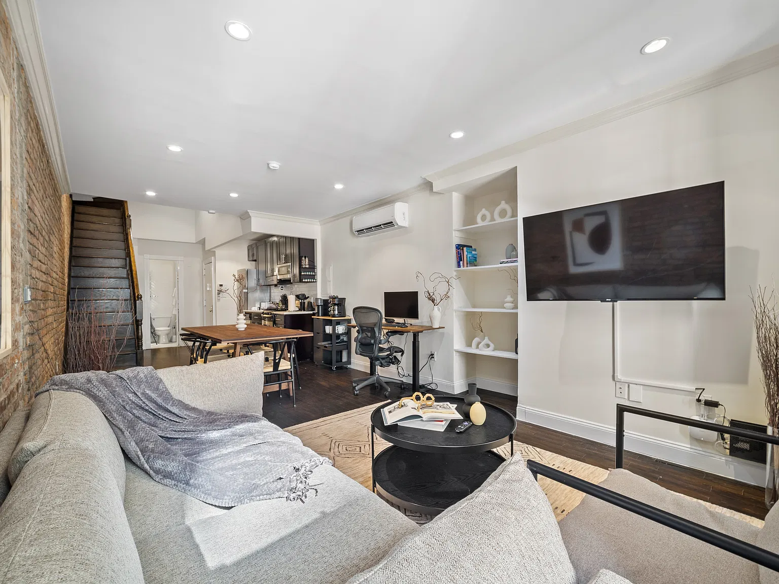 323 East 78th Street — Photo 4