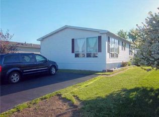 137 Locust Dr, Hamlin, NY 14464