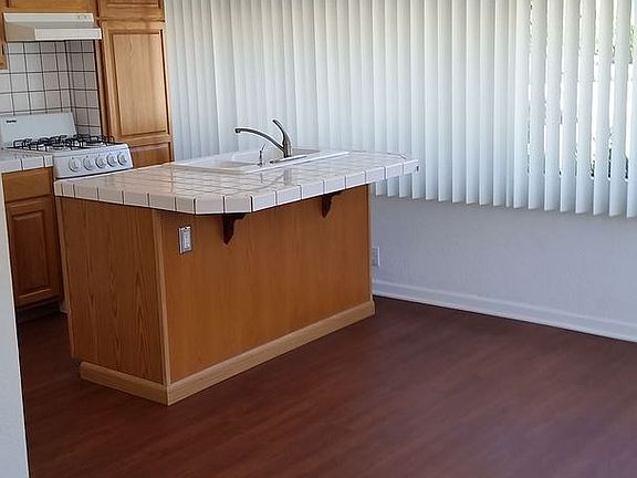 4th image of 801 Gramercy Dr APT 101