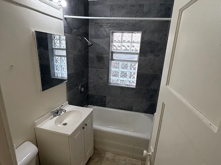5709 W Burnham St #7 — Photo 3