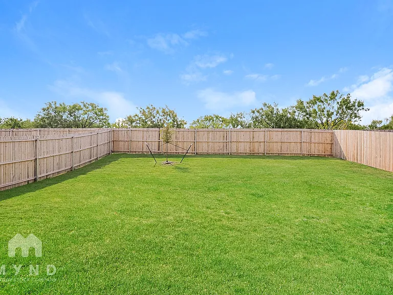 2716 Mistwood Dr — Photo 26