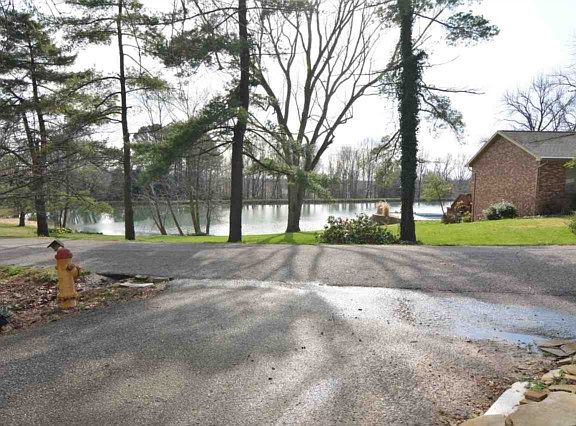 2nd image of 2530 Knob Hill Dr