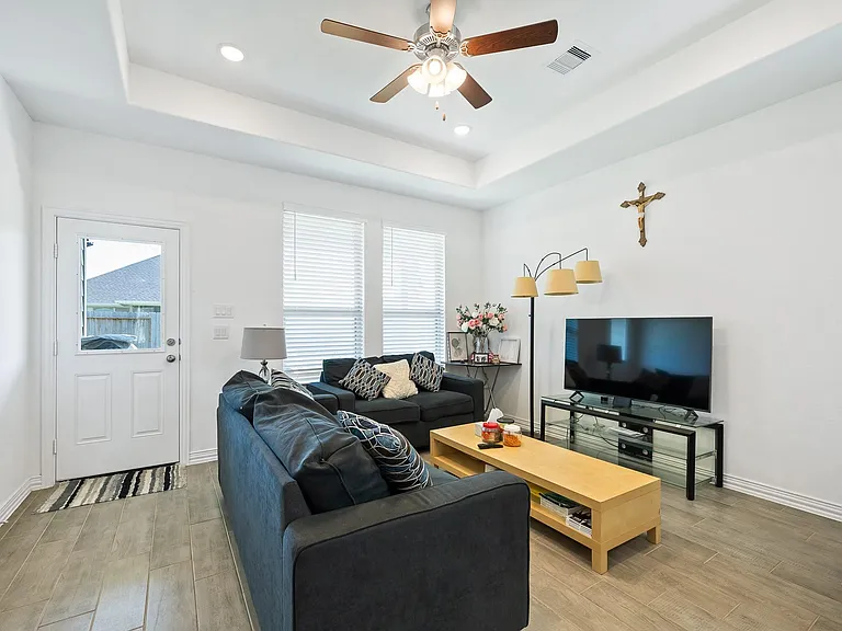 31243 Conover Dr — Photo 17