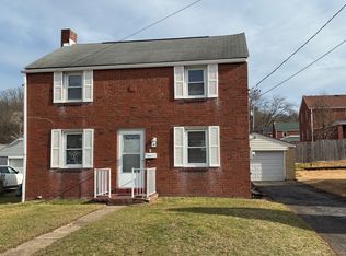 6 Lenzman Ct, Ambridge, PA 15003