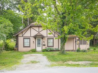 195 S Point Dr, Avon Lake, OH