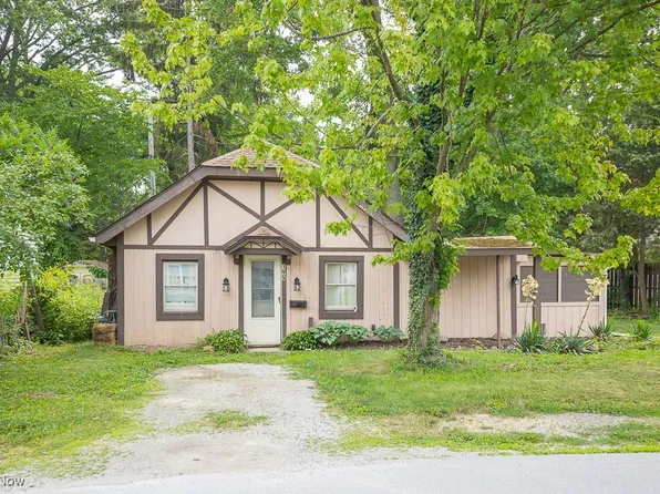 195 S Point Dr, Avon Lake, OH 44012