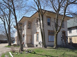 Spacious 1bed/1bath on main floor of with tons of windows! - Ask about our no security deposit op..., Kalamazoo, MI 49008