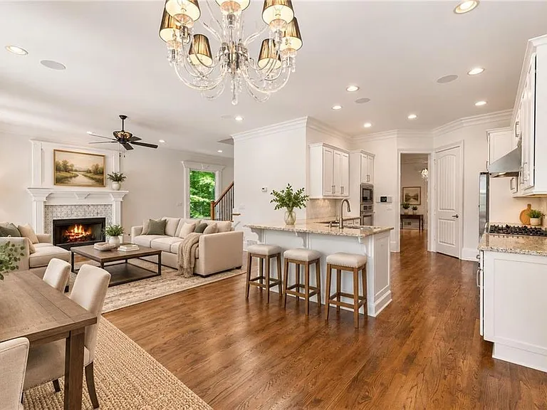 1296 Lenox Park Blvd — Photo 4