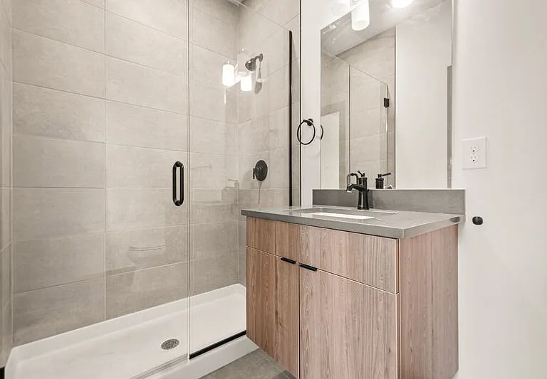 1573 N King St — Photo 12